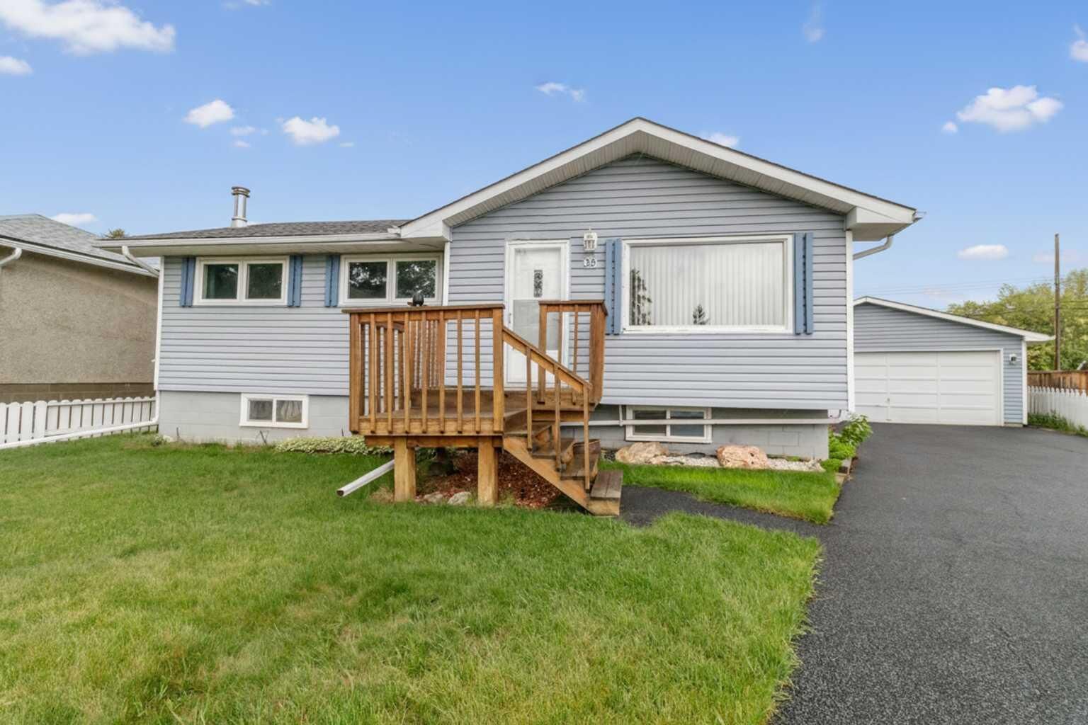 Property Photo:  35 Beaupre Crescent  AB T3B 2S9 