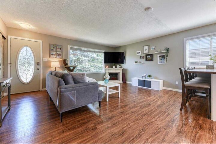Property Photo: 811 Southmount Place SW AB T2W 0R4