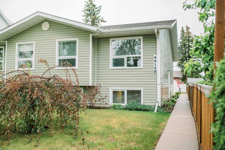 Property Photo:  4814B 48 Street  AB T4K 1A5 