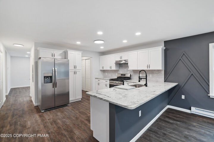 Property Photo: 8585 Periwinkle Drive PA 18466