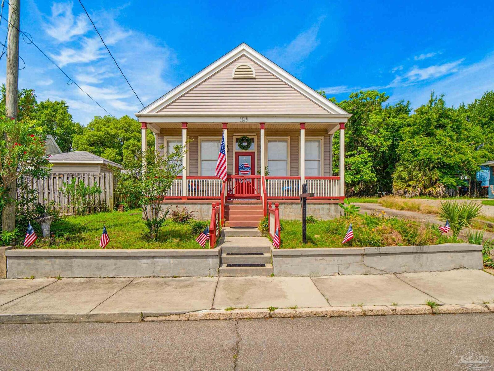 Property Photo:  1149 N Guillemard St  FL 32501 