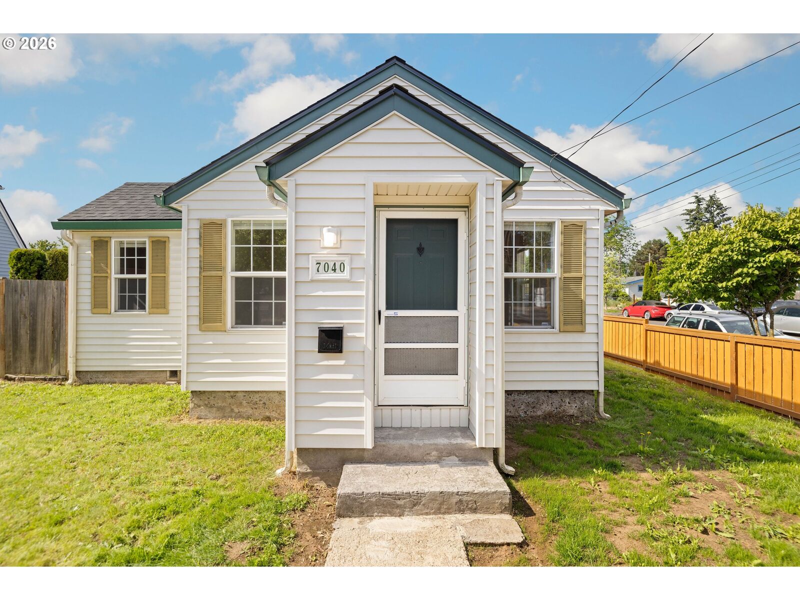 Property Photo:  7040 N Lombard St  OR 97203 