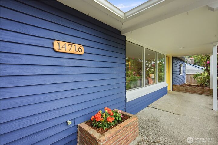 Property Photo:  14716  22nd Avenue NE  WA 98155 