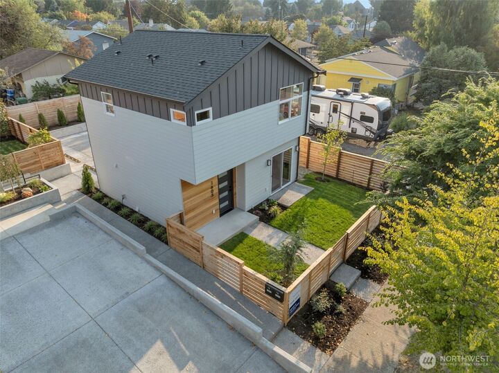 Property Photo: 1605 SW Kenyon Street WA 98106