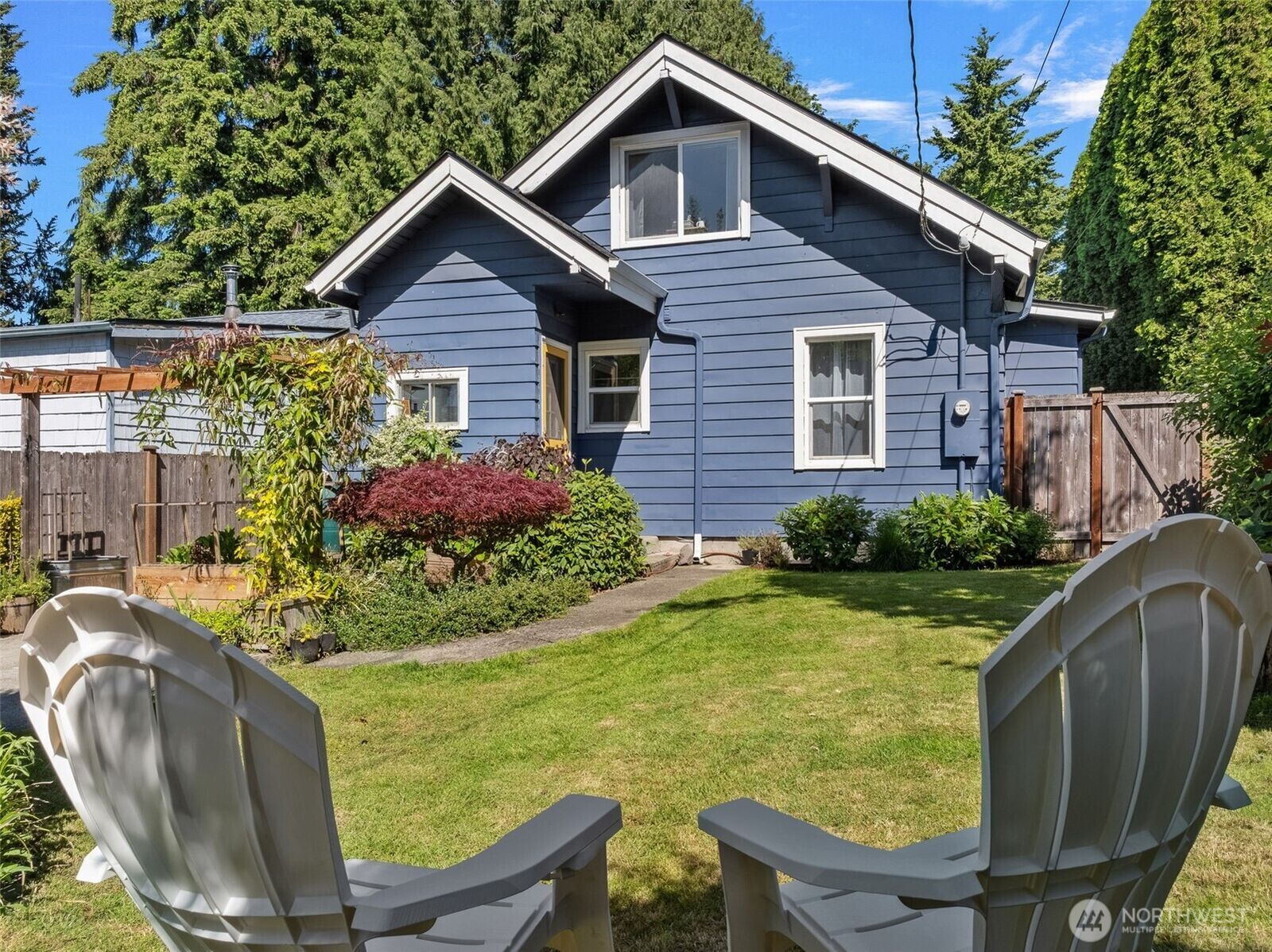 Property Photo: 7729 12th Avenue SW WA 98106
