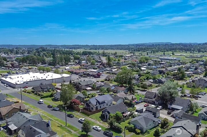 Property Photo:  181 SE 9th Street  WA 98532 