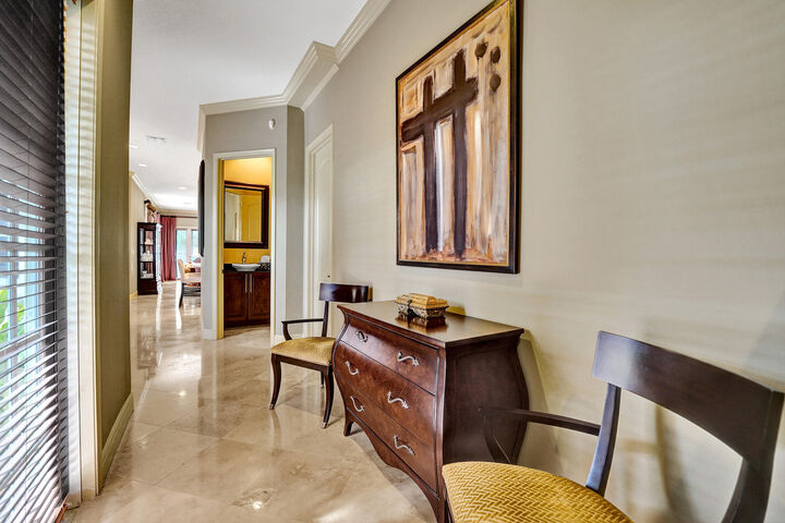 Property Photo:  1400 NE 24th Street 1400  FL 33305 