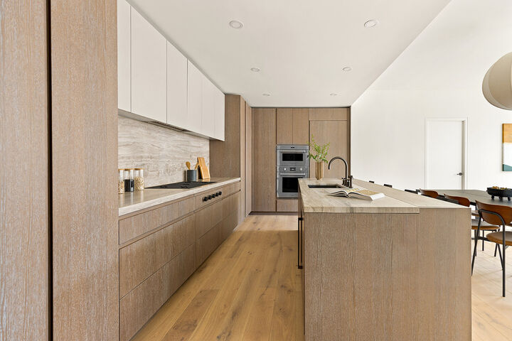 Property Photo:  66 Clinton Street 6A  NY 10002 