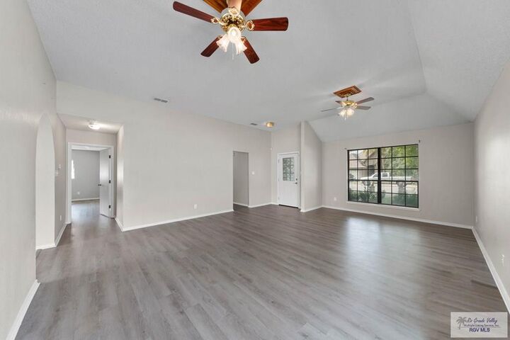 Property Photo:  822 E Williamson Ave  TX 78550 