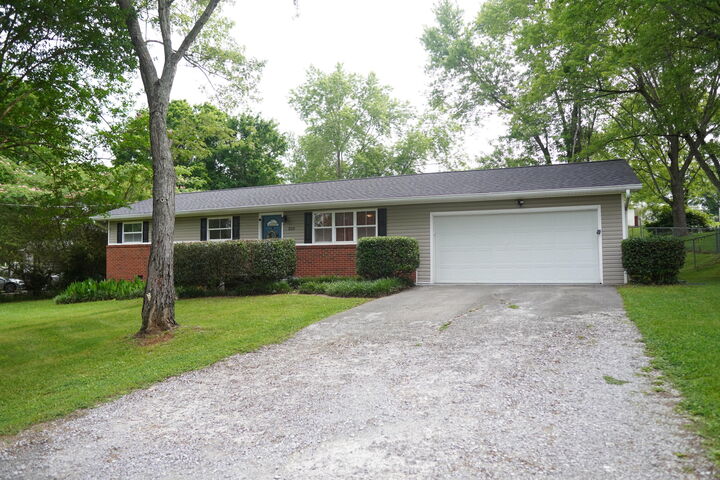 Property Photo:  250 Royal Drive NW  TN 37312 