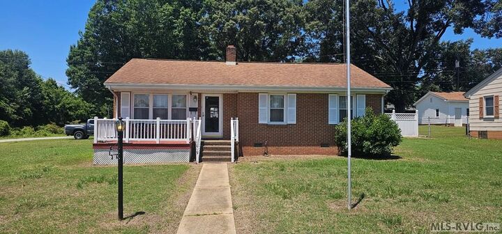 Property Photo:  1019 Wilson St  NC 27870 