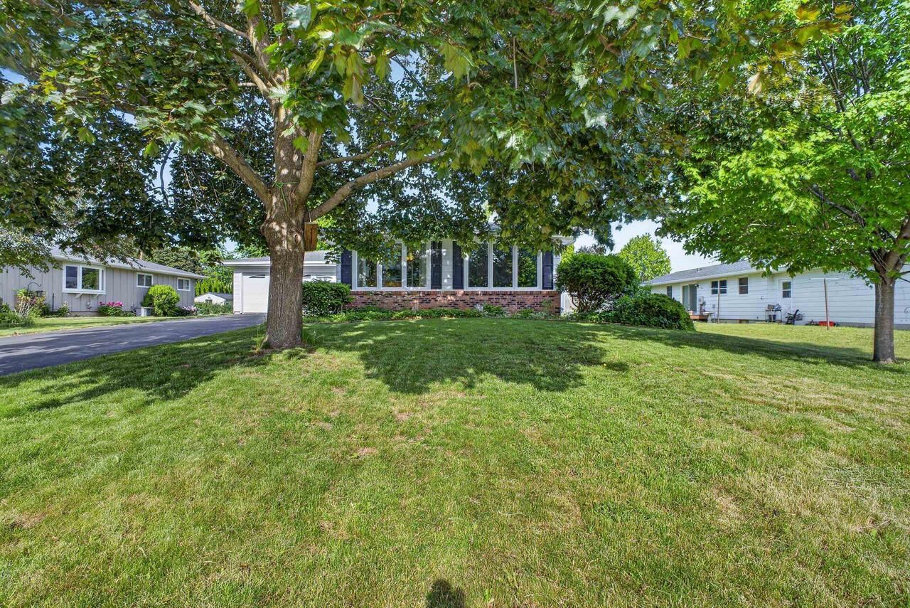 Property Photo: 609 Washington Street WI 54971