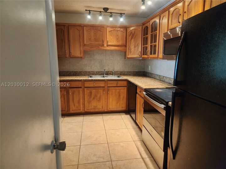 Property Photo: 14820 Naranja Lakes Blvd D3g FL 33032