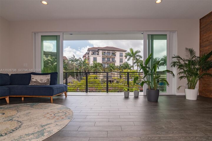 Property Photo:  2900 NE 12th Ter 14  FL 33334 