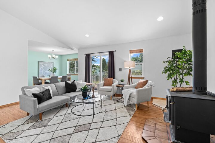 Property Photo: 701 N Lefevre St WA 99022