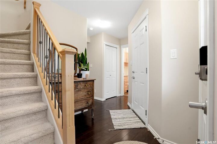 Property Photo:  5005 Central Avenue 2  SK S0K 4R0 