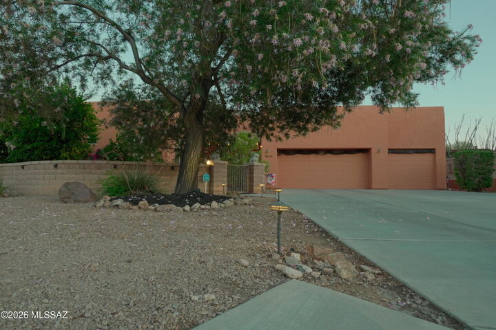 Property Photo:  5636 S Creosote Ridge Way  AZ 85747 