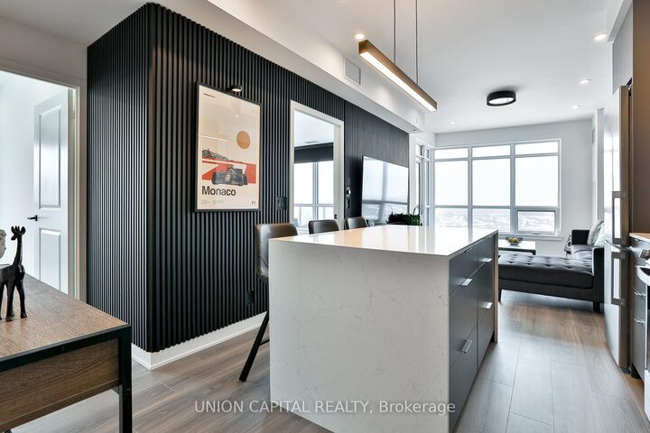 Property Photo: 30 Upper Mall Way 1002 ON L4J 0L7