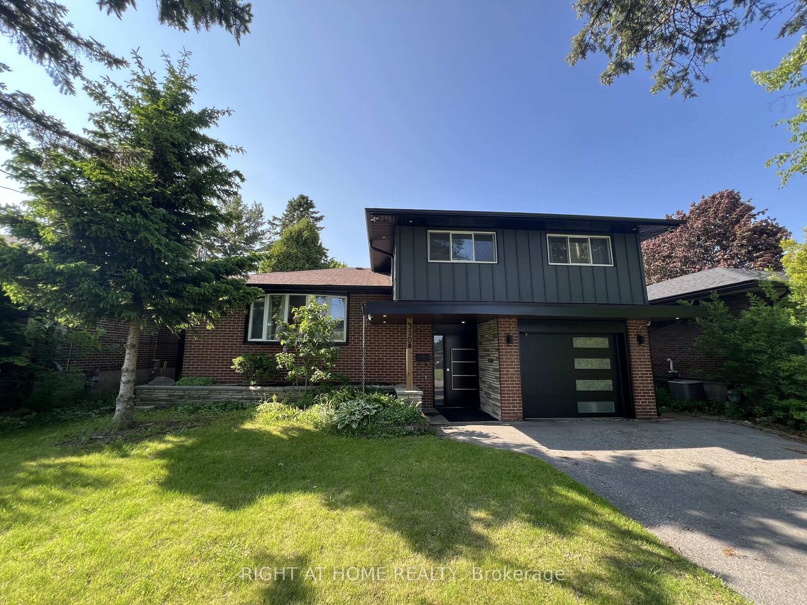 Property Photo: 310 Admiral Road ON L1J 3A5