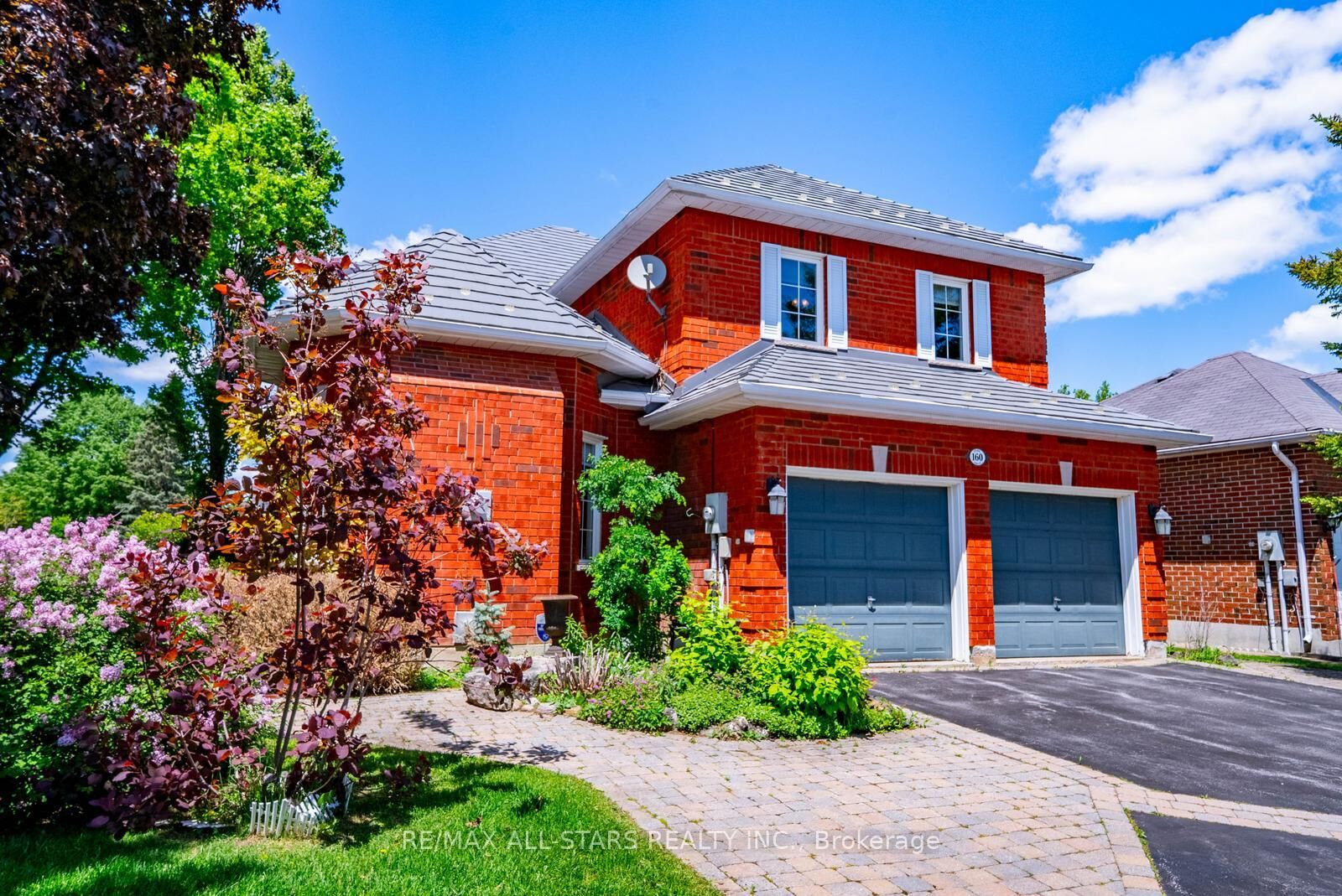 Property Photo:  160 Park Drive  ON L4A 1J6 