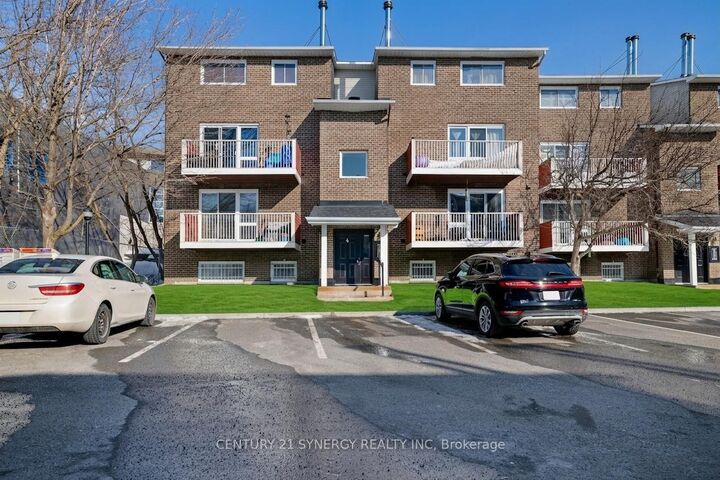 1589 St Bernard Street 403 — photo 1
