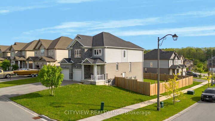 Property Photo: 28 Hartfield Street ON N5C 0C4