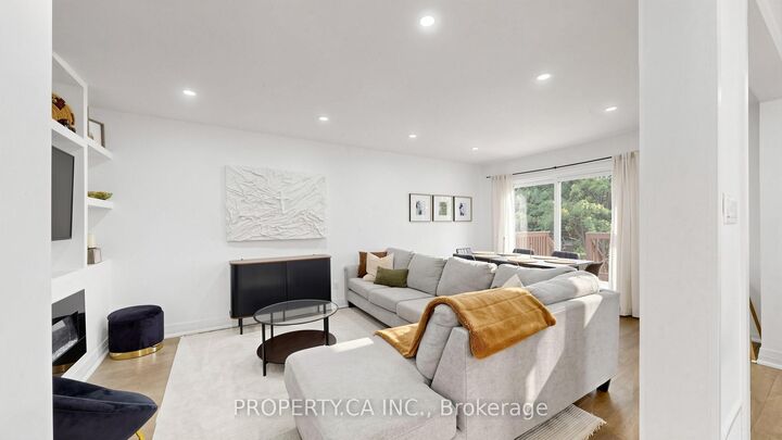 Property Photo:  32 Hodgins Avenue  ON L4P 3T3 