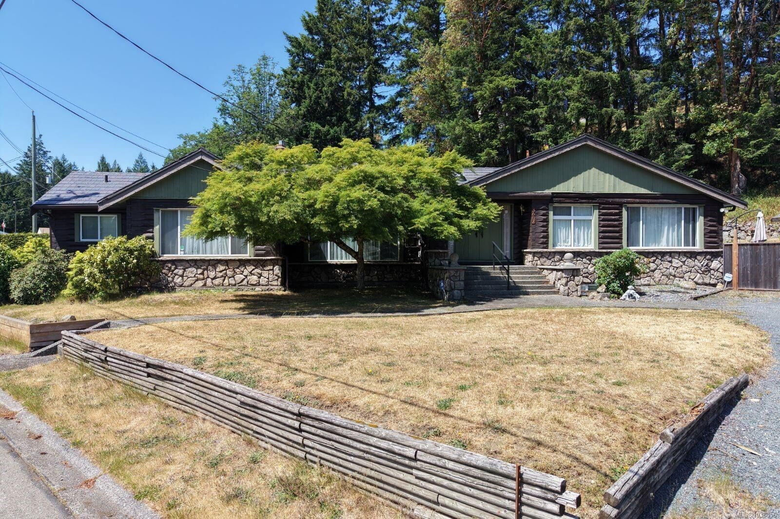 Property Photo:  3604 Rockcliffe Dr  BC V9T 5S2 