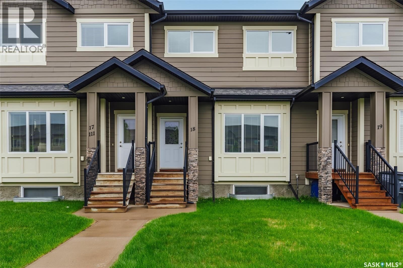 Property Photo: 18 111 Rosewood Gate N SK S7V 0E5