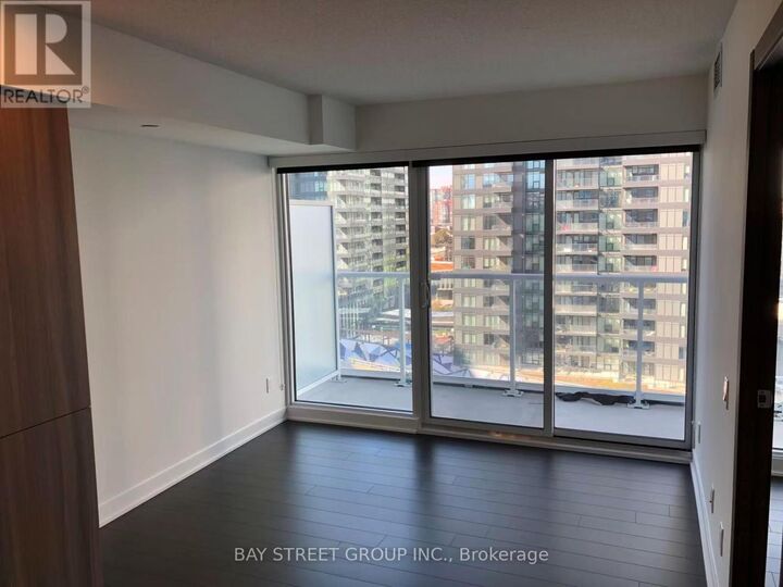 Property Photo:  17 Bathurst Street 1109  ON M5V 0N1 