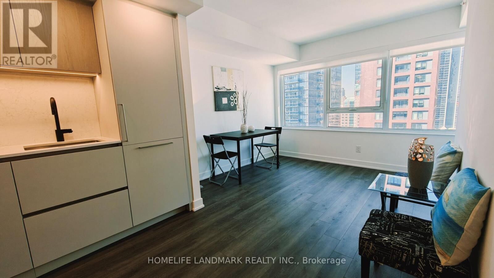 Property Photo:  609 Sherbourne Street 1603  ON M4X 0A4 