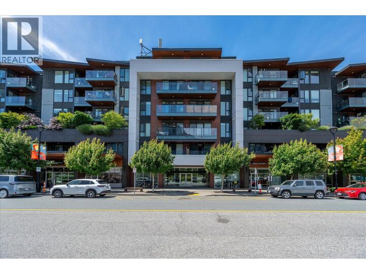 Property Photo:  37881 Cleveland Avenue 402  BC V8B 0Z7 