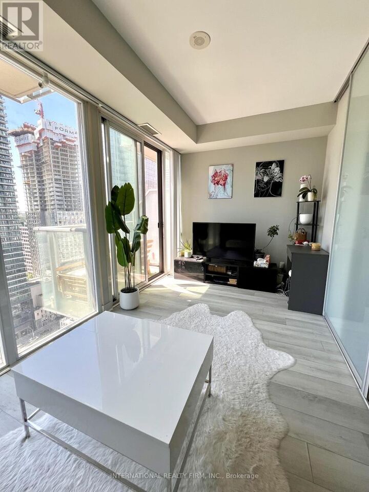 Property Photo:  126 Simcoe Street 2302  ON M5H 4E6 