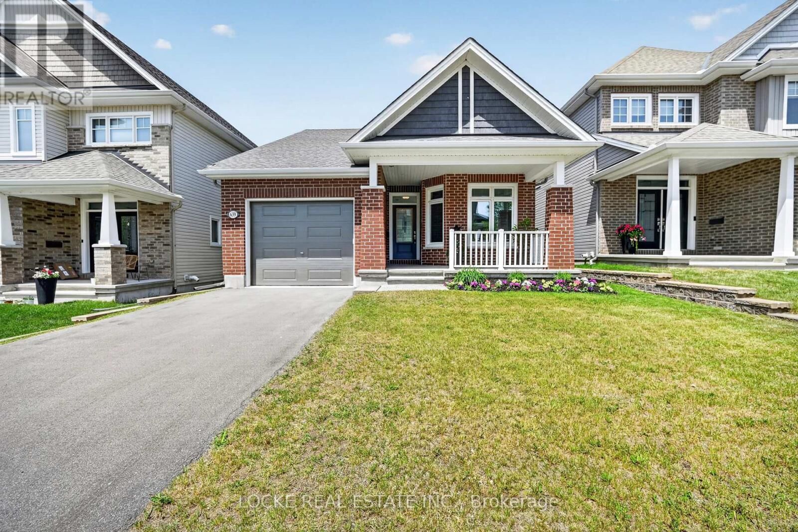 Property Photo: 639 Baie-Des-Castors Street ON K4A 1J4