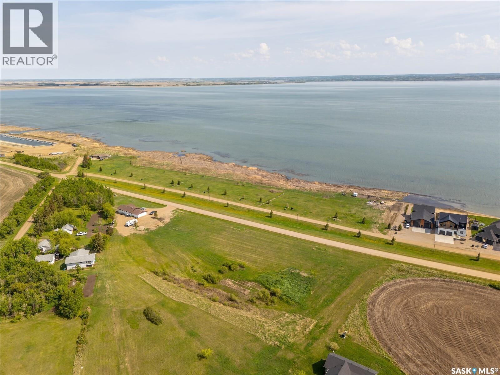 Property Photo: 730 Lakeshore Drive SK S0M 1X0