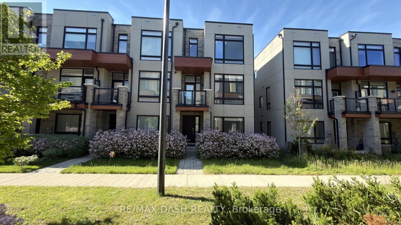 Property Photo:  22 Brunet Drive  ON L4H 4R6 