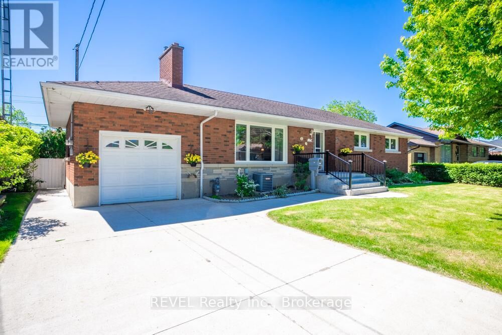 Property Photo:  20 Glencairn Drive  ON L2M 2N3 