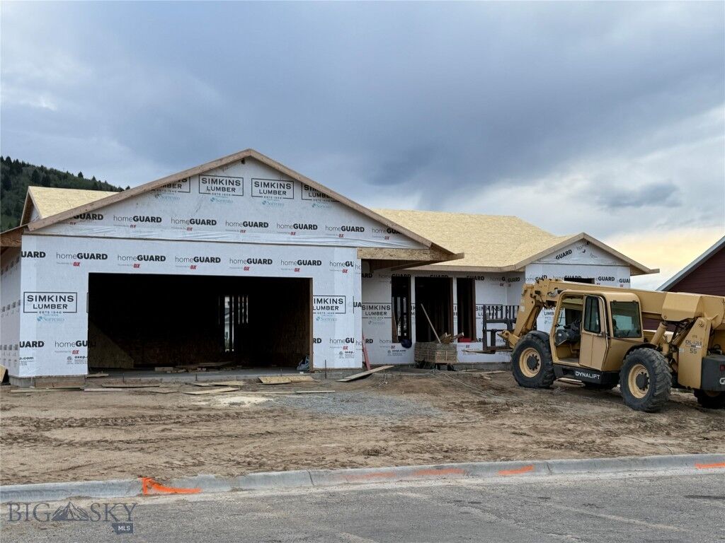 Property Photo:  