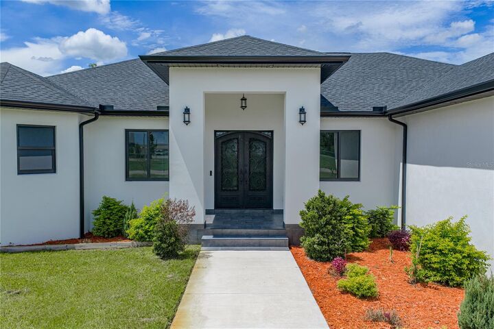 Property Photo: 14080 Sydney Road FL 33527