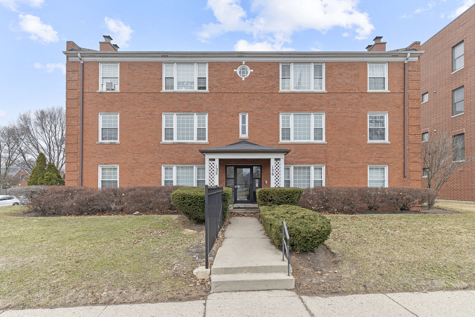 Property Photo: 132 Ridge Avenue 2 IL 60202