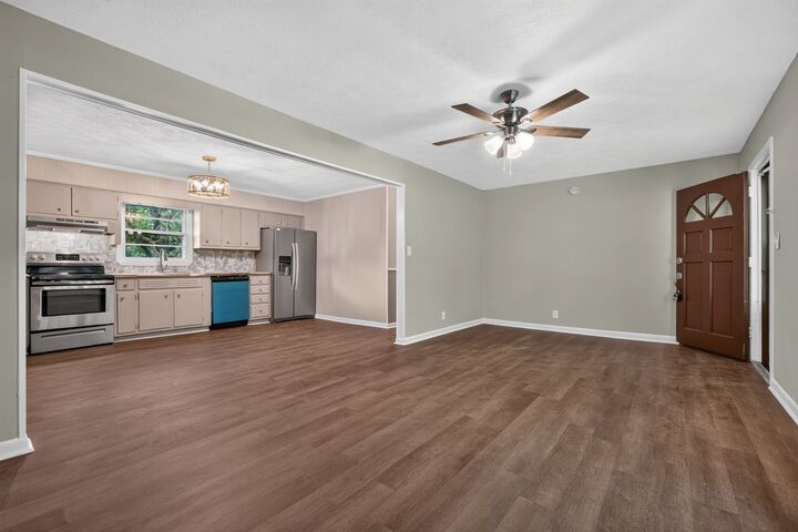 Property Photo: 2385 Midway Rd TN 37166