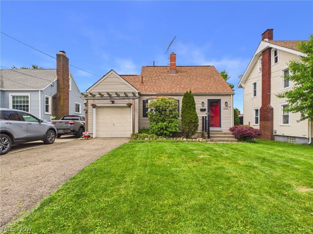 Property Photo:  1207 Havana Place NE  OH 44714 