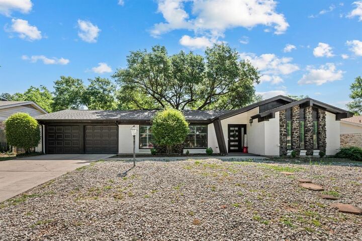 Property Photo: 1760 Northridge Drive TX 76054