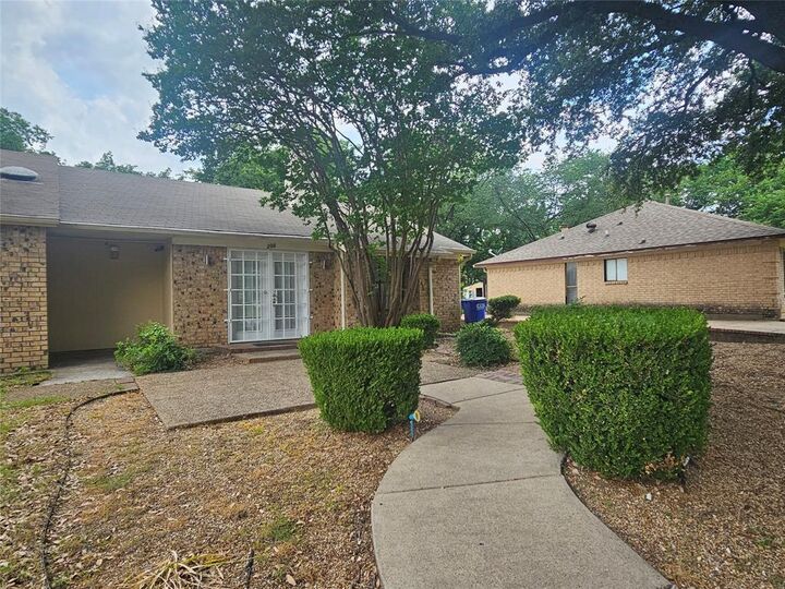 Property Photo:  200 E Denton Drive  TX 76039 