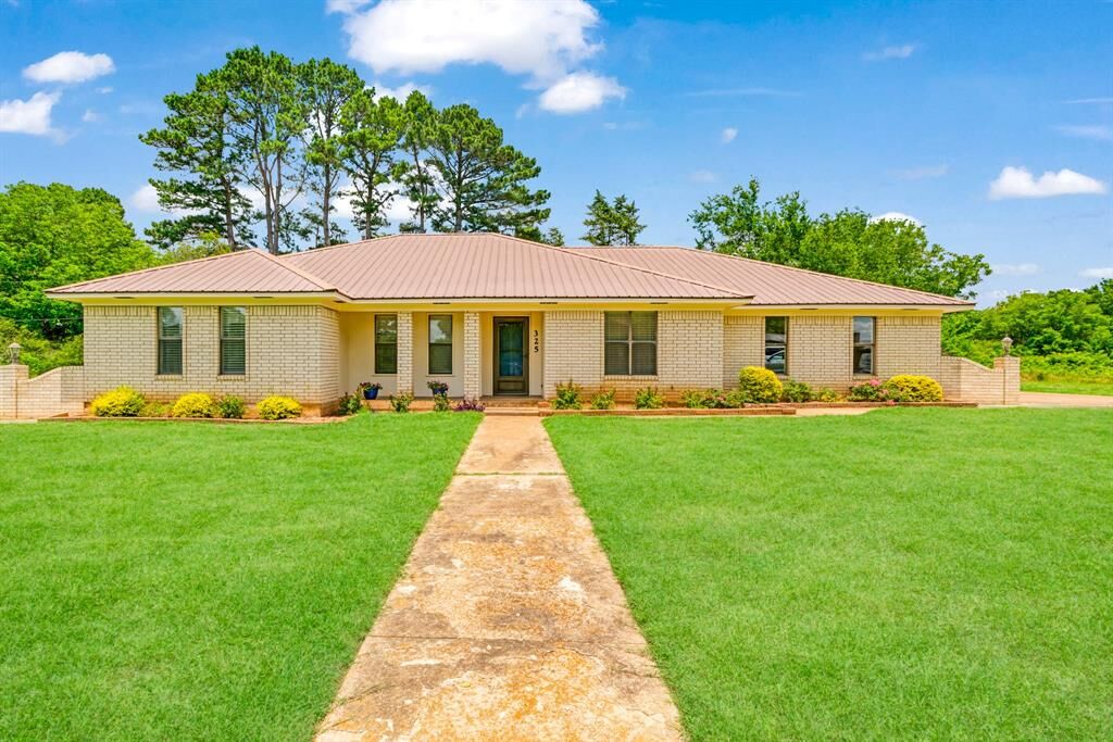 Property Photo: 325 Key West Road TX 75460