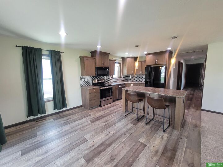 Property Photo: 128 N 5th Street NE 68401