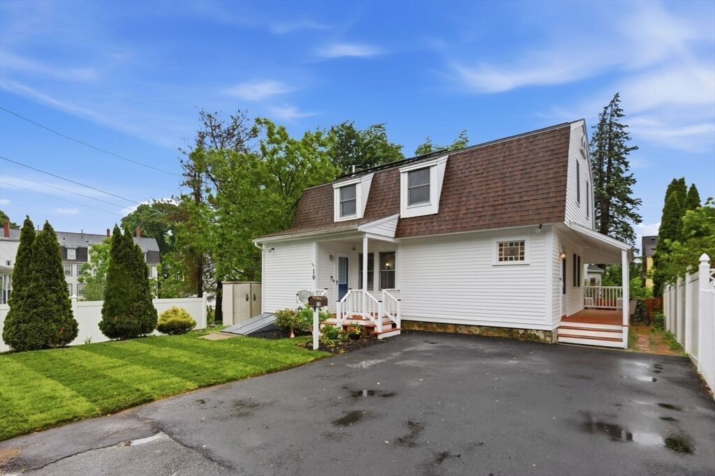 Property Photo:  19 Elm Ct  MA 01810 