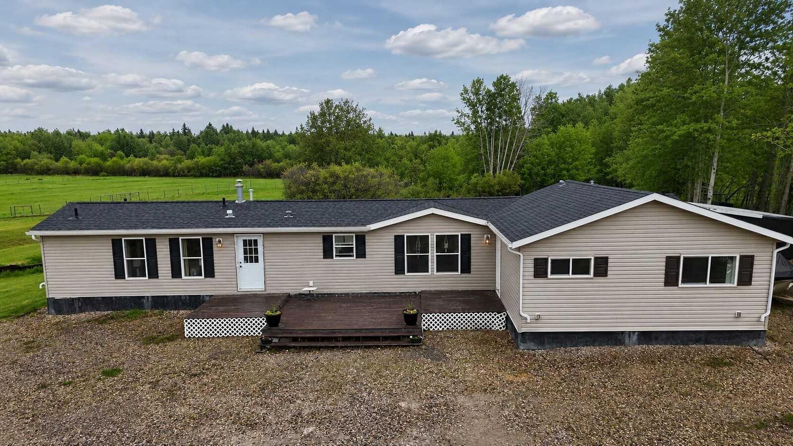Property Photo: 17010 Township Road 542 AB T7E 3V4