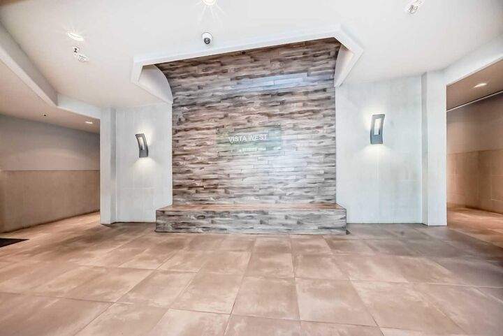 Property Photo: 683 10 Street SW 1901 AB T2P 5G3