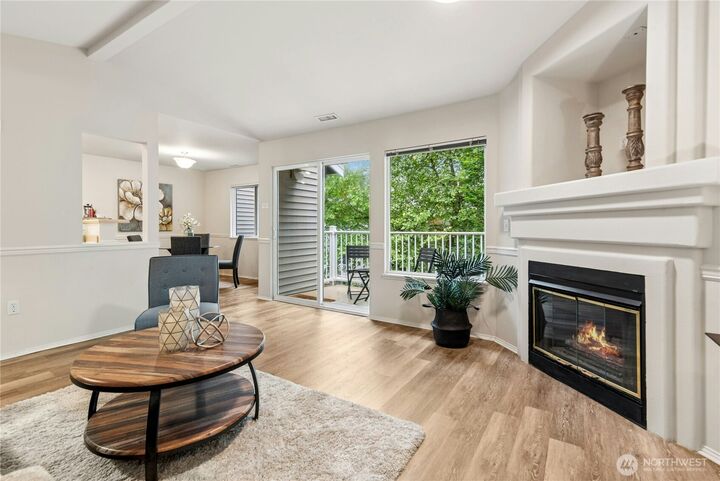 Property Photo:  25235 SE Klahanie Boulevard E305  WA 98029 